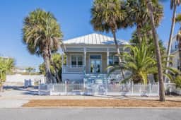 2BR Coastal Cottage w/ Private Courtyard + Close to Beaches| Coconut Cottage - Image 3