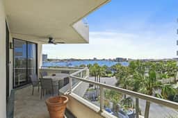 3BR Harbor front + Panoramic Views + Pool & Beach Access | East Pass Towers - Image 2
