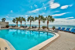 3BR Harbor front + Panoramic Views + Pool & Beach Access | East Pass Towers - Image 3