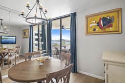 3BR Harbor front + Panoramic Views + Pool & Beach Access | East Pass Towers - Image 5
