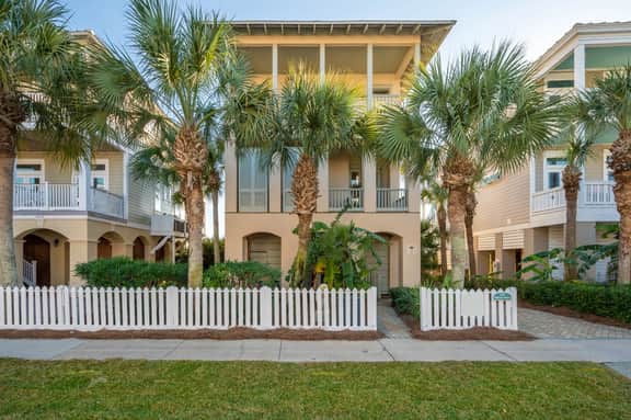4BR Renovated Coastal Cottage with Lake Views + 3 Decks | Palmetto Cottage - Image 3