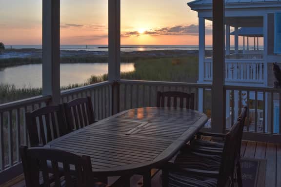 4BR Renovated Coastal Cottage with Lake Views + 3 Decks | Palmetto Cottage - Image 4