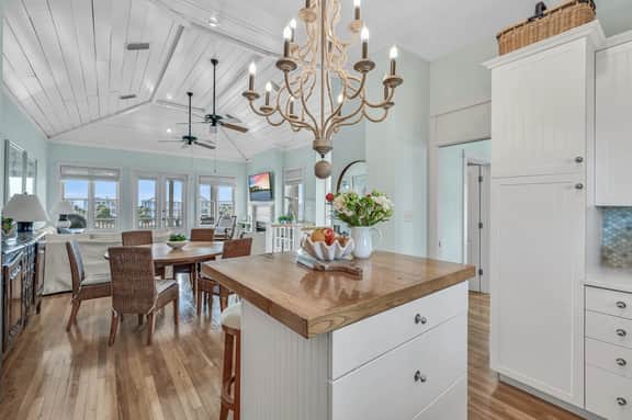 4BR Renovated Coastal Cottage with Lake Views + 3 Decks | Palmetto Cottage - Image 5