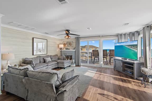 Sandpiper Cove 2115 | 4BR Canal-Front Condo + Beach Access & 9-Hole Golf - Image 4