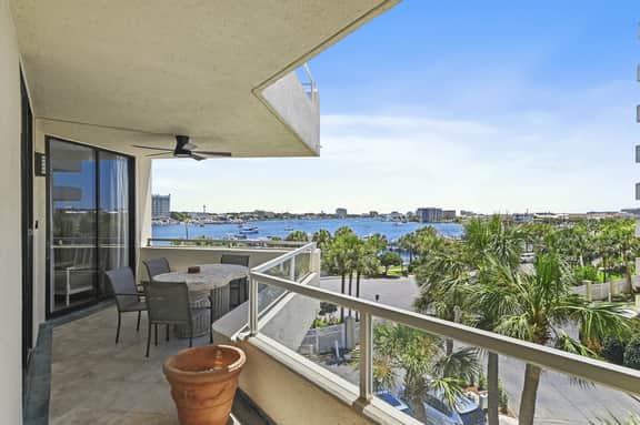 3BR Harbor front + Panoramic Views + Pool & Beach Access | East Pass Towers - Image 2