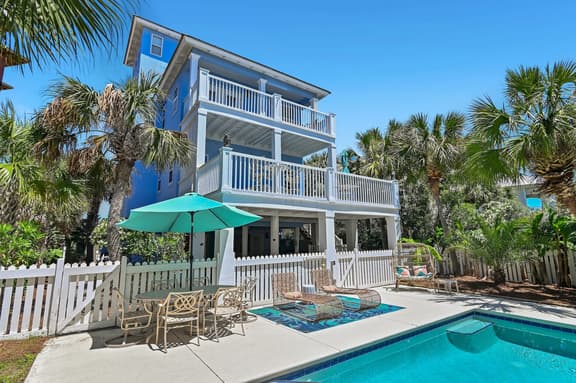 5BR Luxury Home with Multiple Lounges + Private Pool | La Contenta - Image 1