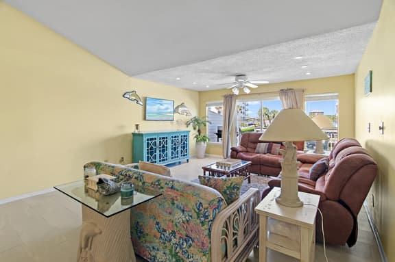 Pet-Friendly Canal Front Retreat | Steps from the Beach| Sand Dollar Place - Image 1